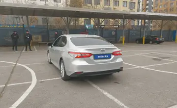 Toyota Camry 2018 года за 10 500 000 тг. в Алматы фото 4