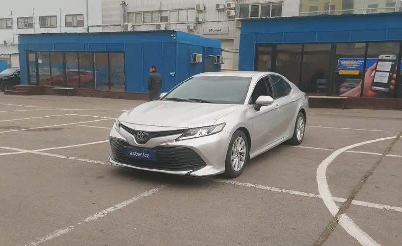 Toyota Camry 2018 года за 10 500 000 тг. в Алматы