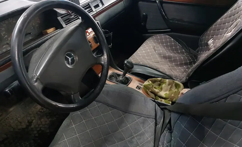 Mercedes-Benz W124 1992 года за 800 000 тг. в Астана фото 5