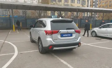 Mitsubishi Outlander 2015 года за 8 000 000 тг. в Алматы фото 4