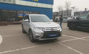 Mitsubishi Outlander 2015 года за 8 000 000 тг. в Алматы фото 2
