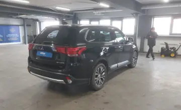 Mitsubishi Outlander 2018 года за 10 200 000 тг. в Астана фото 3