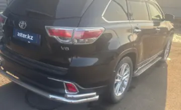 Toyota Highlander 2015 года за 18 000 000 тг. в Петропавловск