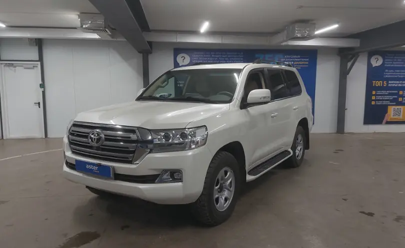 Toyota Land Cruiser 2020 года за 43 000 000 тг. в Астана