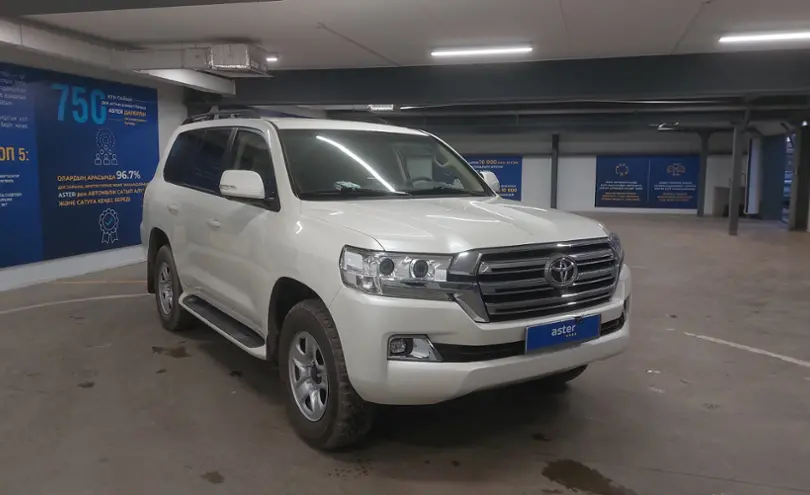 Toyota Land Cruiser 2020 года за 43 000 000 тг. в Астана фото 2