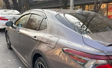 Toyota Camry 2021 года за 14 000 000 тг. в Алматы