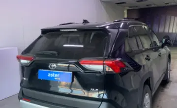 Toyota RAV4 2019 года за 14 200 000 тг. в Павлодар