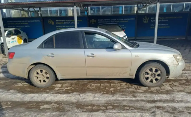 Hyundai Sonata 2005 года за 2 800 000 тг. в Караганда фото 4