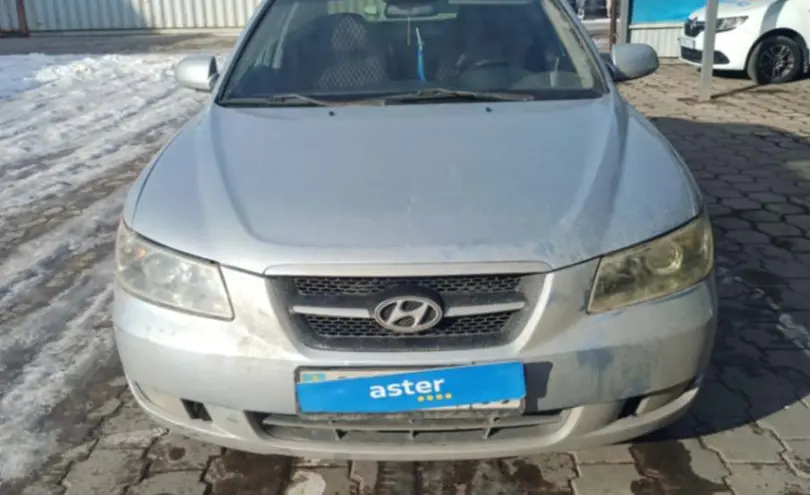 Hyundai Sonata 2005 года за 2 800 000 тг. в Караганда фото 2