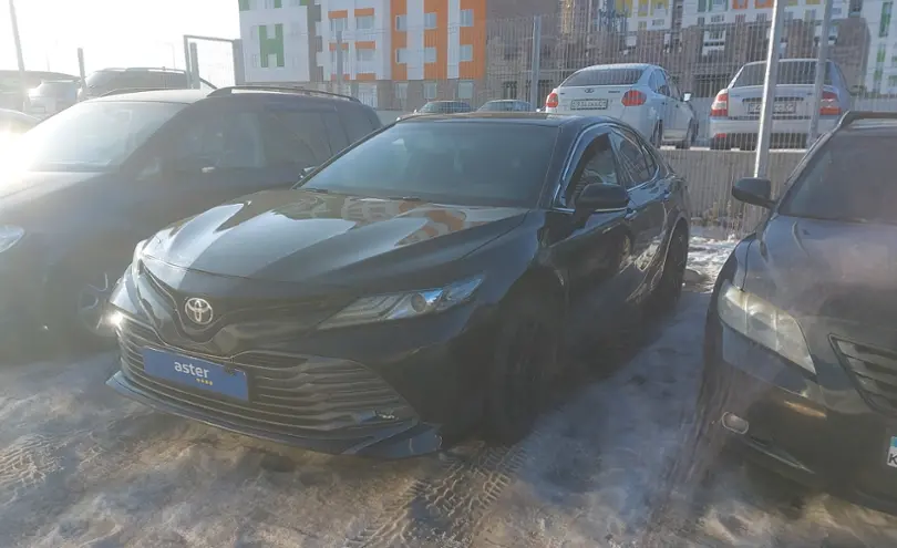 Toyota Camry 2018 года за 13 000 000 тг. в Астана