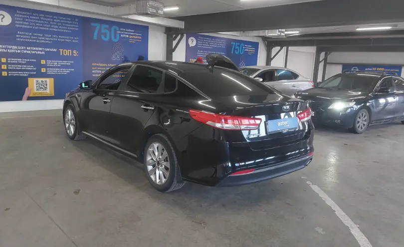 Kia Optima 2018 года за 9 000 000 тг. в Астана фото 2