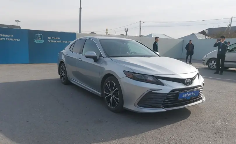 Toyota Camry 2020 года за 13 000 000 тг. в Шымкент фото 2