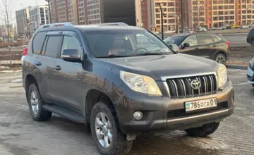 Toyota Land Cruiser Prado 2013 года за 15 990 000 тг. в Астана фото 3