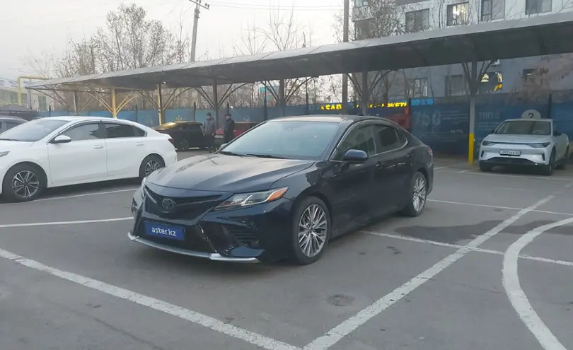 Toyota Camry 2019 года за 11 000 000 тг. в Алматы