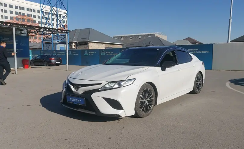 Toyota Camry 2020 года за 14 500 000 тг. в Шымкент