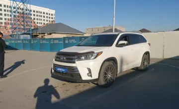 Toyota Highlander 2018 года за 21 500 000 тг. в Шымкент фото 1