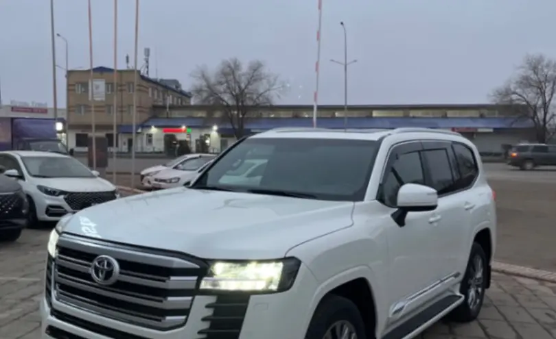 Toyota Land Cruiser 2023 года за 57 000 000 тг. в Уральск