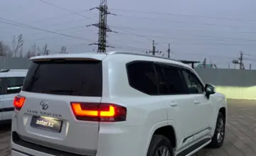 Toyota Land Cruiser 2023 года за 57 000 000 тг. в Уральск