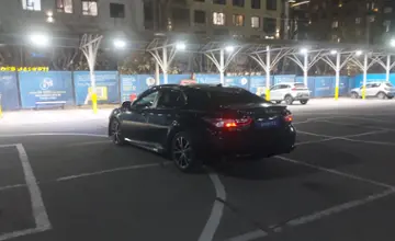 Toyota Camry 2020 года за 11 000 000 тг. в Алматы фото 4