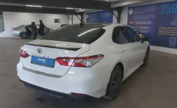 Toyota Camry 2018 года за 11 000 000 тг. в Астана фото 3