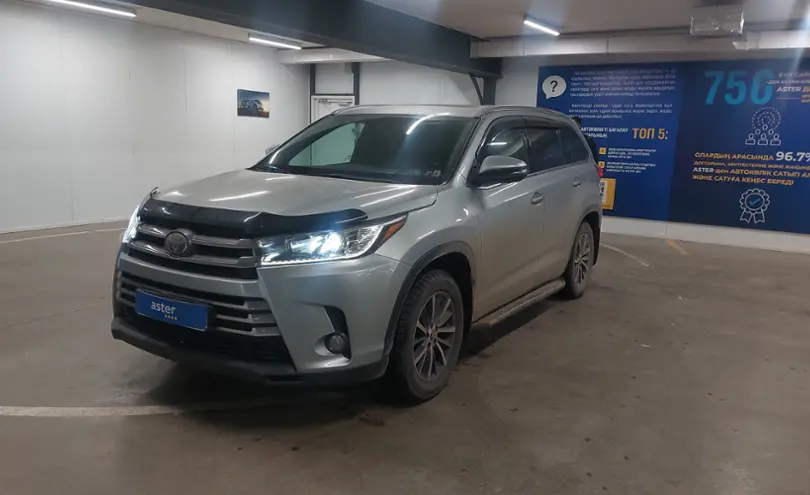 Toyota Highlander 2017 года за 17 200 000 тг. в Астана
