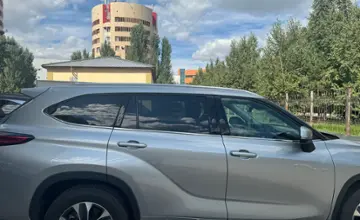 Toyota Highlander 2021 года за 20 000 000 тг. в Астана фото 2