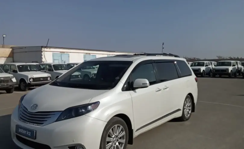 Toyota Sienna 2013 года за 12 000 000 тг. в Актау