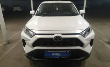 Toyota RAV4 2020 года за 13 200 000 тг. в Алматы фото 2