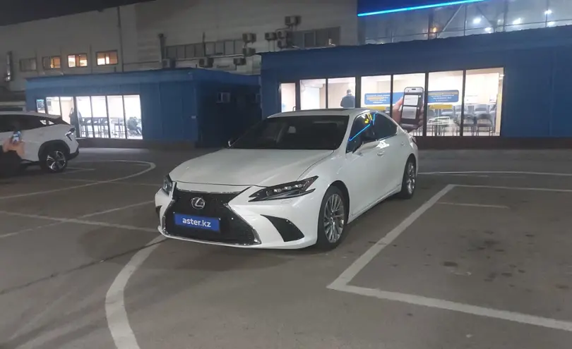 Lexus ES 2021 года за 19 000 000 тг. в Алматы