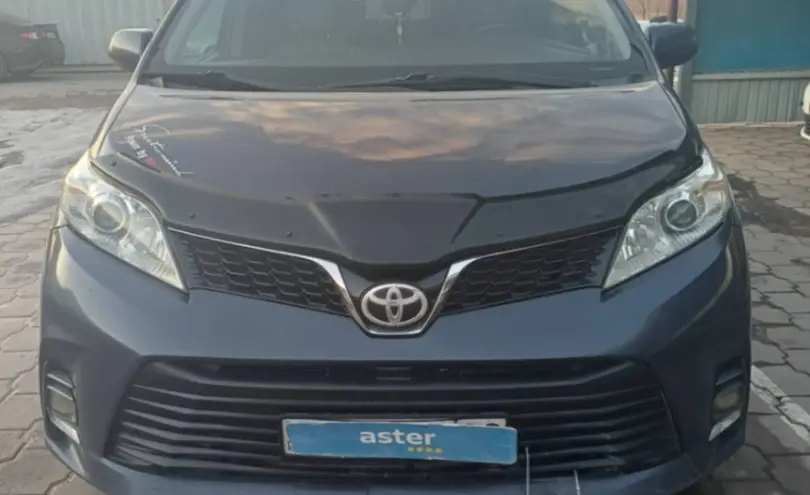 Toyota Sienna 2018 года за 14 000 000 тг. в Караганда фото 2