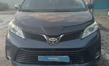 Toyota Sienna 2018 года за 15 000 000 тг. в Караганда фото 2