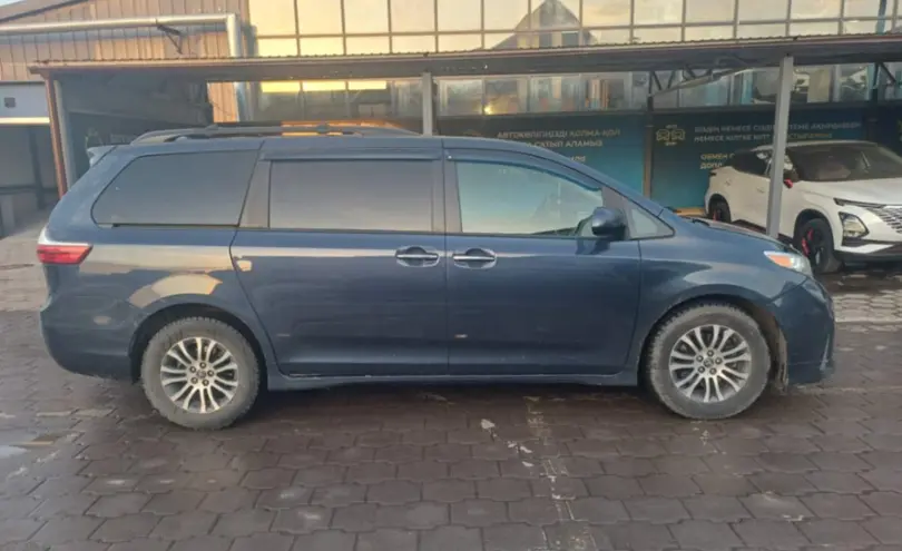 Toyota Sienna 2018 года за 14 000 000 тг. в Караганда фото 4