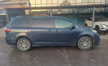 Toyota Sienna 2018 года за 15 000 000 тг. в Караганда фото 4