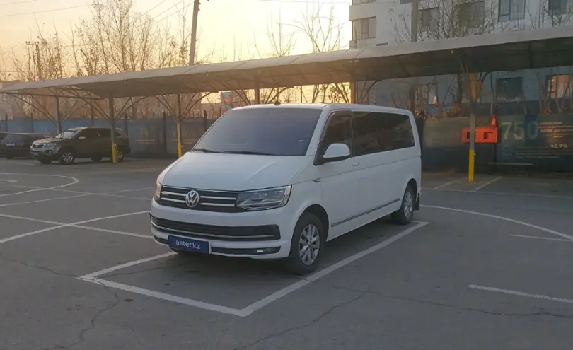 Volkswagen Caravelle 2018 года за 19 000 000 тг. в Алматы