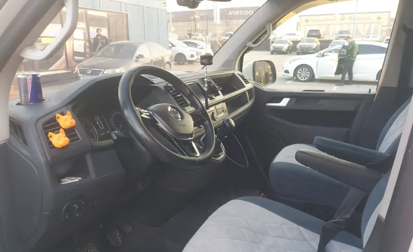 Volkswagen Caravelle 2018 года за 19 000 000 тг. в Алматы фото 5