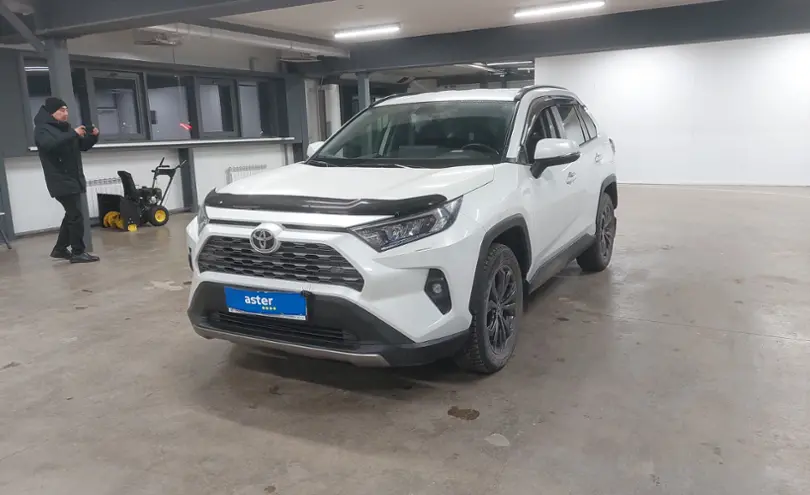 Toyota RAV4 2024 года за 19 000 000 тг. в Астана