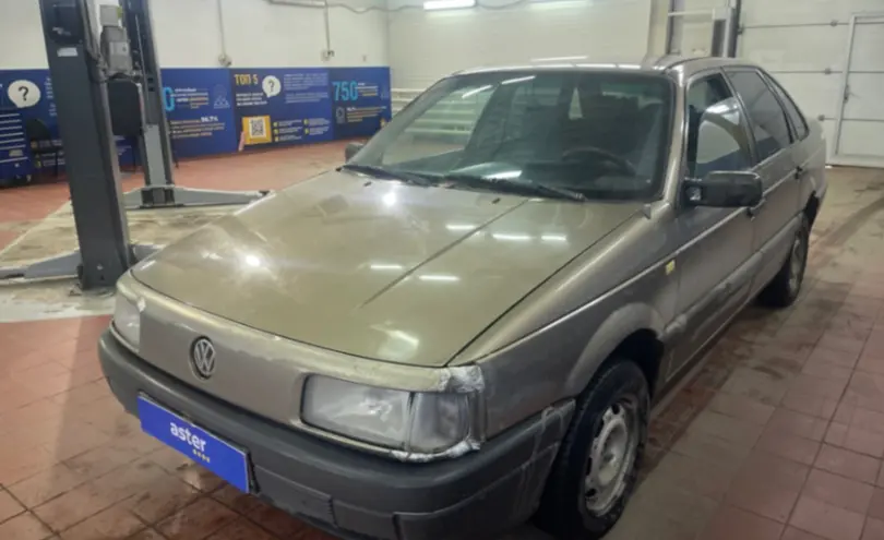 Volkswagen Passat 1988 года за 1 000 000 тг. в Астана