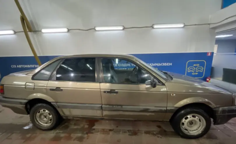 Volkswagen Passat 1988 года за 1 000 000 тг. в Астана фото 4