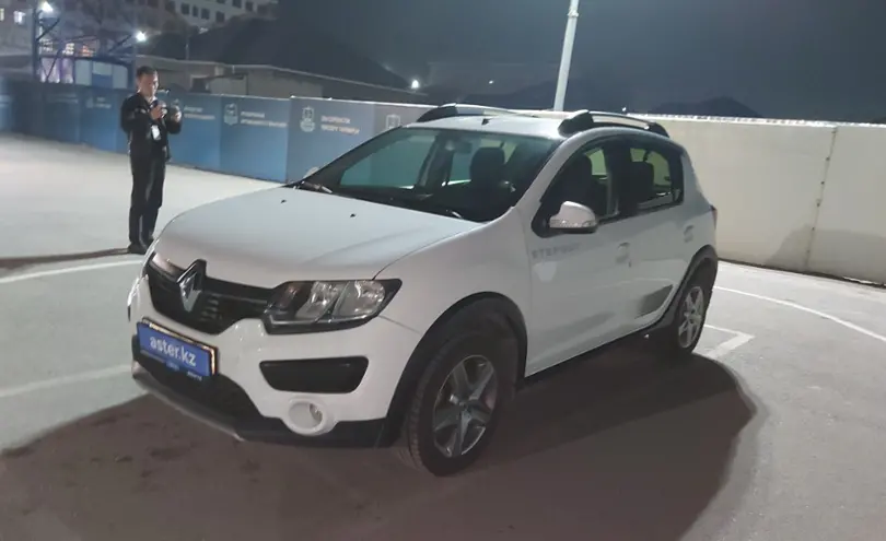 Renault Sandero 2017 года за 5 700 000 тг. в Шымкент