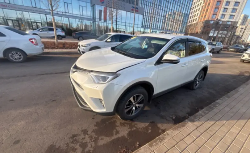 Toyota RAV4 2016 года за 11 000 000 тг. в Астана