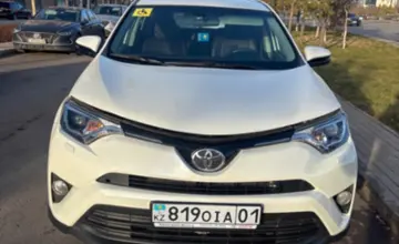 Toyota RAV4 2016 года за 11 000 000 тг. в Астана фото 2