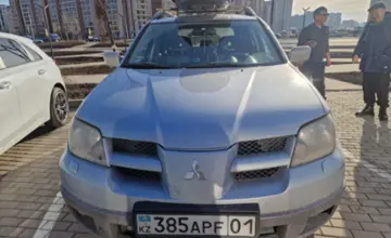 Mitsubishi Outlander 2003 года за 5 000 000 тг. в Астана фото 2