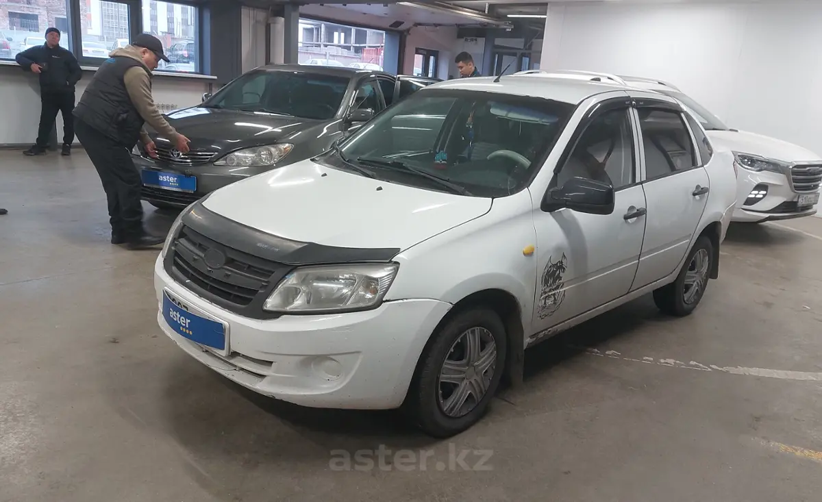 LADA (ВАЗ) Granta 2013 года за 2 000 000 тг. в Астана