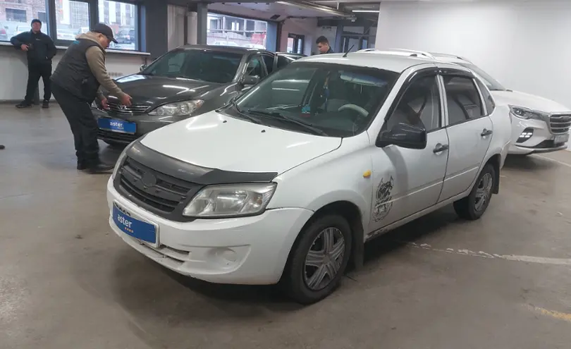 LADA (ВАЗ) Granta 2013 года за 2 000 000 тг. в Астана
