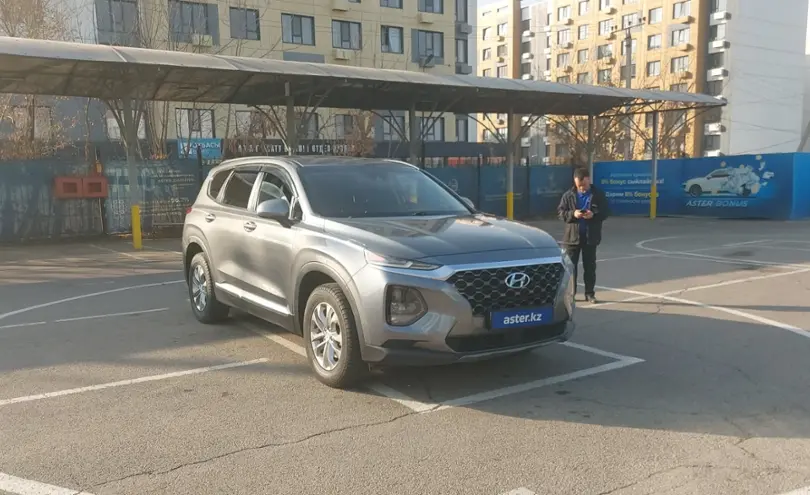 Hyundai Santa Fe 2019 года за 13 000 000 тг. в Алматы
