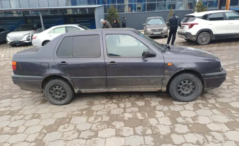 Volkswagen Vento 1994 года за 950 000 тг. в Караганда фото 4