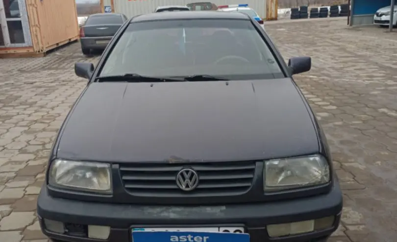 Volkswagen Vento 1994 года за 950 000 тг. в Караганда фото 2