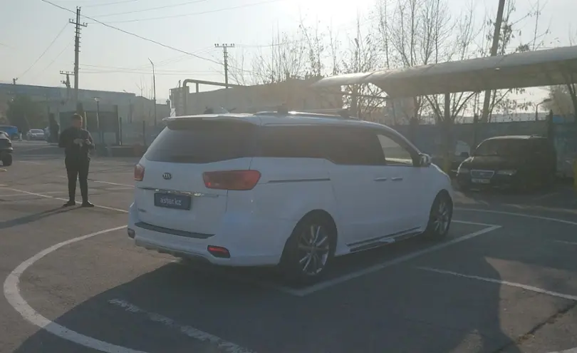 Kia Carnival 2019 года за 14 000 000 тг. в Алматы фото 3