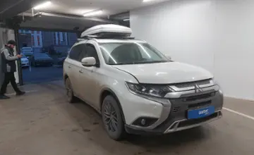 Mitsubishi Outlander 2021 года за 15 000 000 тг. в Астана фото 2
