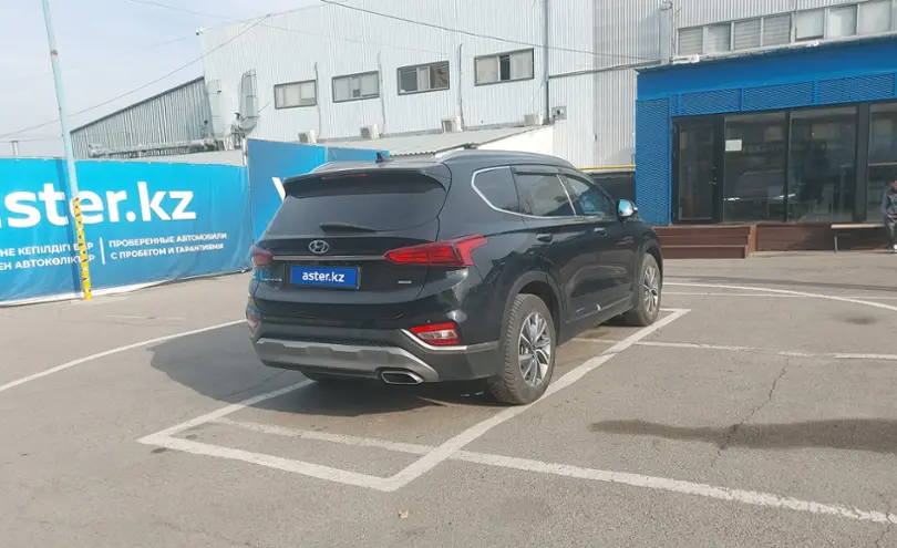 Hyundai Santa Fe 2020 года за 14 000 000 тг. в Алматы фото 3